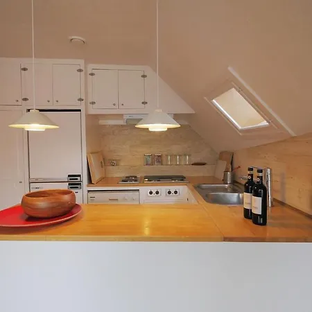 Direct Inner City 1 Apartment *