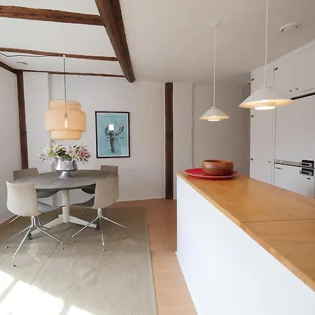 Apartment Direct Inner City 1 *