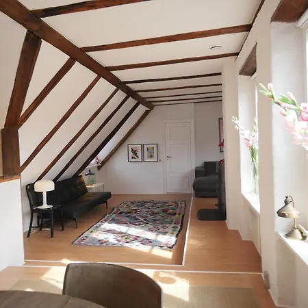 Direct Inner City 1 Apartment *