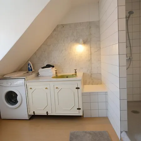 Direct Inner City 1 Apartment